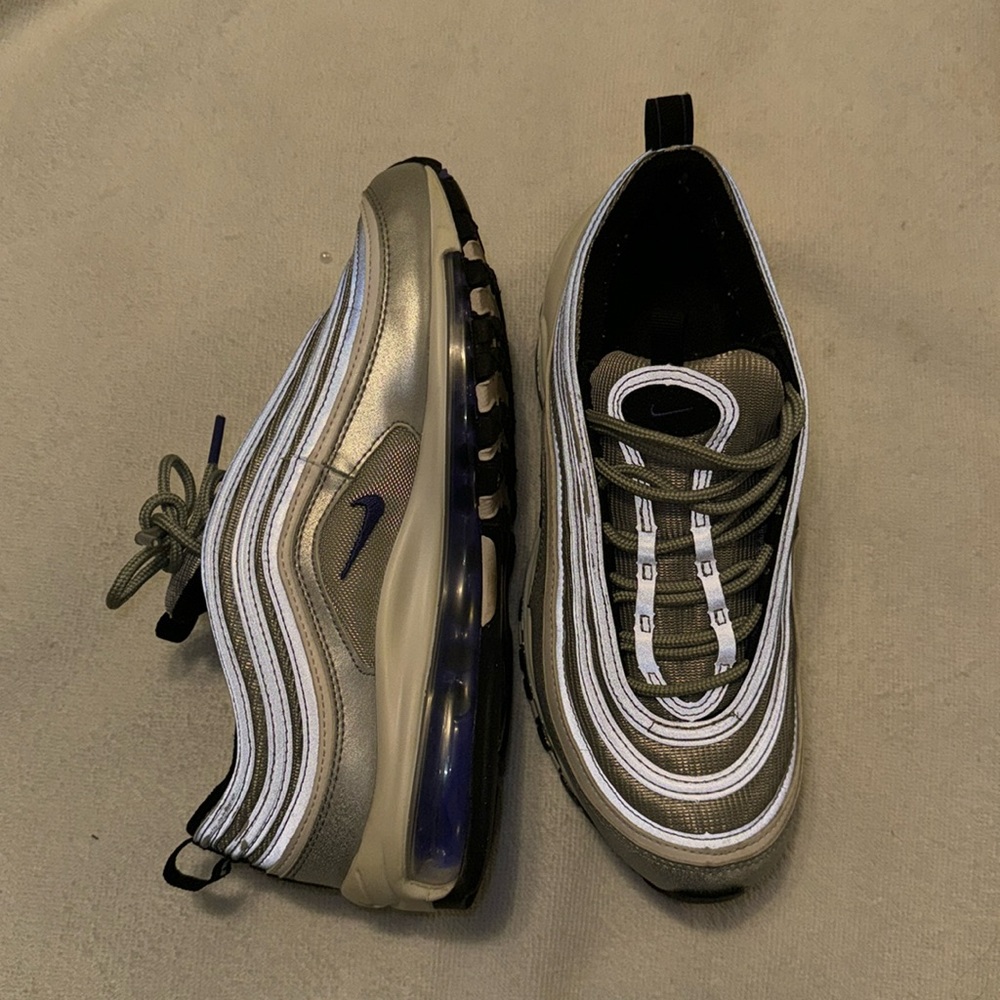 NIKE 
In box 
Barely worn 
6.5 Y, 8W
Grey, white and purple air max 97